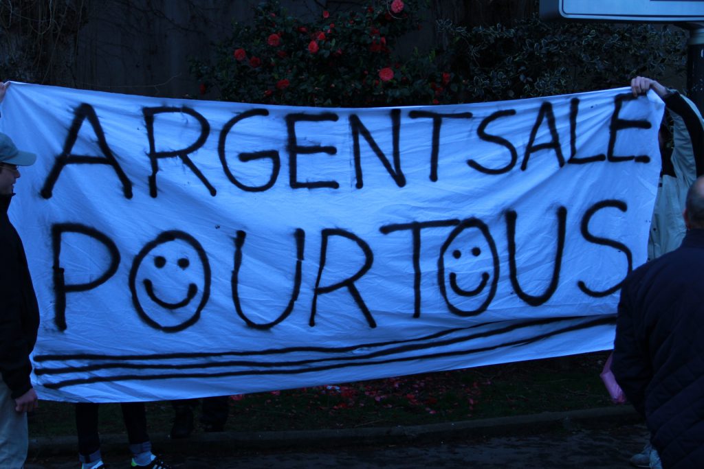 Slogan-loi-travail-nantes-FRAGIL1