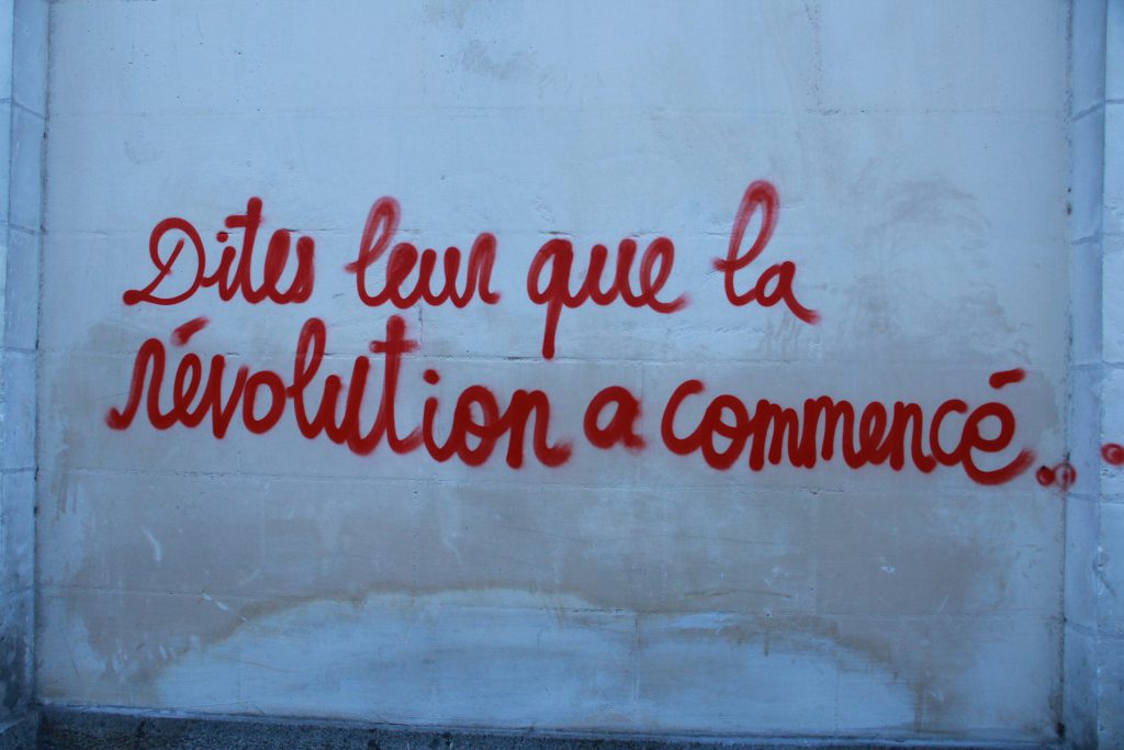 Slogan-loi-travail-nantes-FRAGIL8