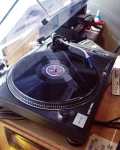 Le fait de ne pas posséder de platine ne réduit pas l’engouement pour le vinyle.