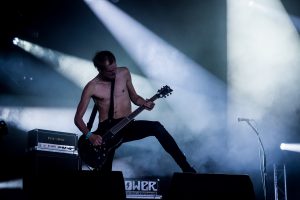 Entre noise et black metal, le tout avec une formation garage, Mantar fut une bonne surprise du festival.