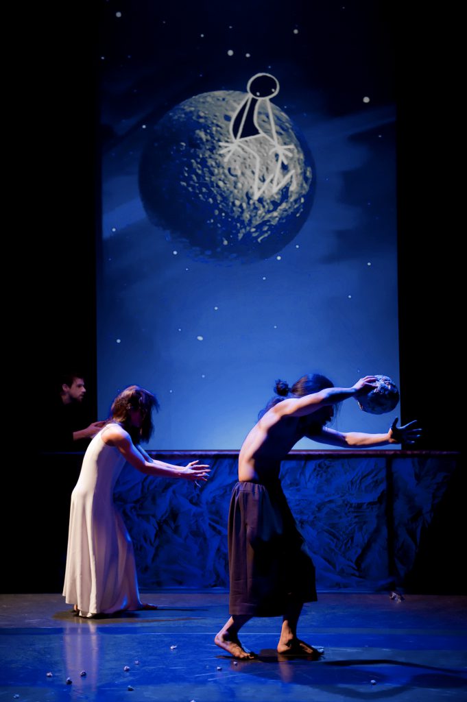 Seeds est le fruit d'une collaboration avec le dessinateur et vidéaste Yacine Aït Kaci, créateur d’Elyx, un petit prince moderne.