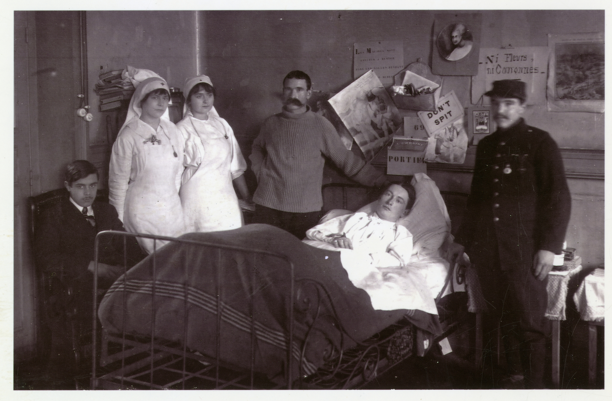 1.23-Vache-a-lhopital-©-Collections-particulieres