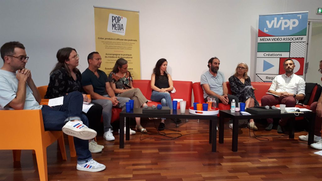 Table-ronde-sur-lEMI-organise-par-Popmedia