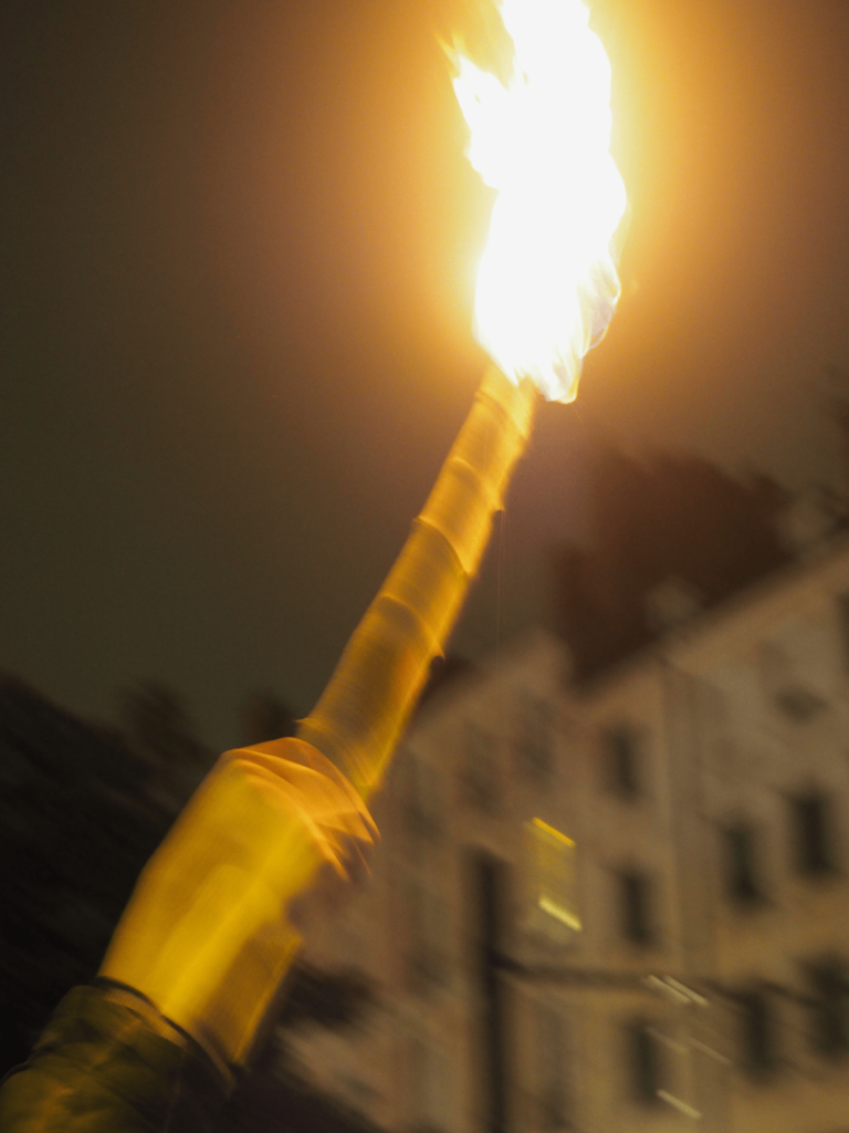 Symbole de force et de révolte, le feu est à l_honneur pour cette manifestation nocturne