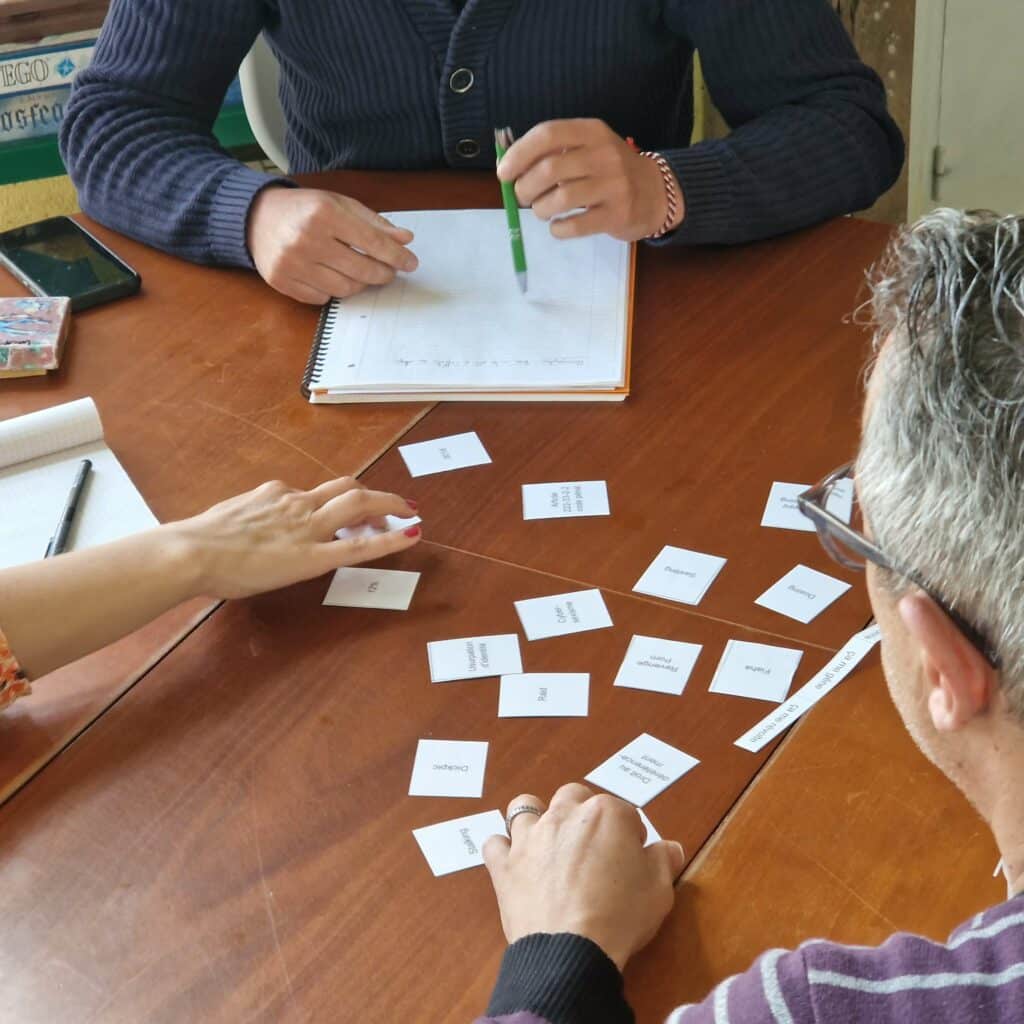 Des cartes pour travailler le vocabulaire autour du cyberharcèlement.