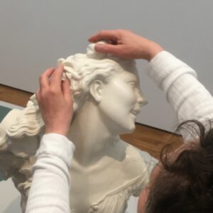 La rieuse, dit aussi Bacchante aux roses n°2, vers 1870. Jean-Baptiste Carpeaux.