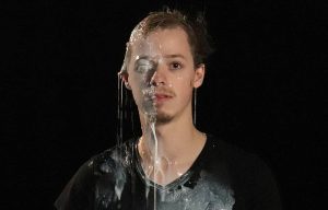 Aurélien, comédien membre de la troupe du Lait Chaud
