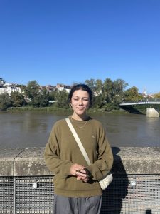 Pauline prend le soleil