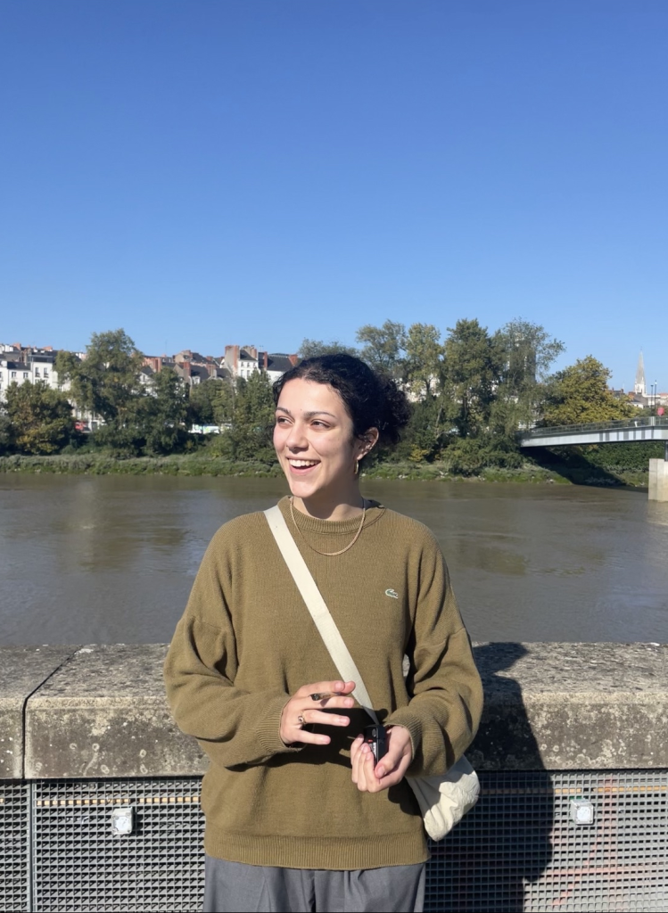 Pauline souriante