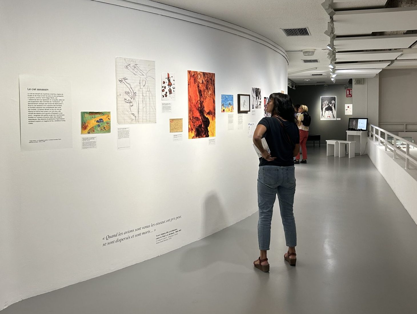 « Déflagrations », une exposition « pour rendre hommage à tous ces mômes » à Cosmopolis